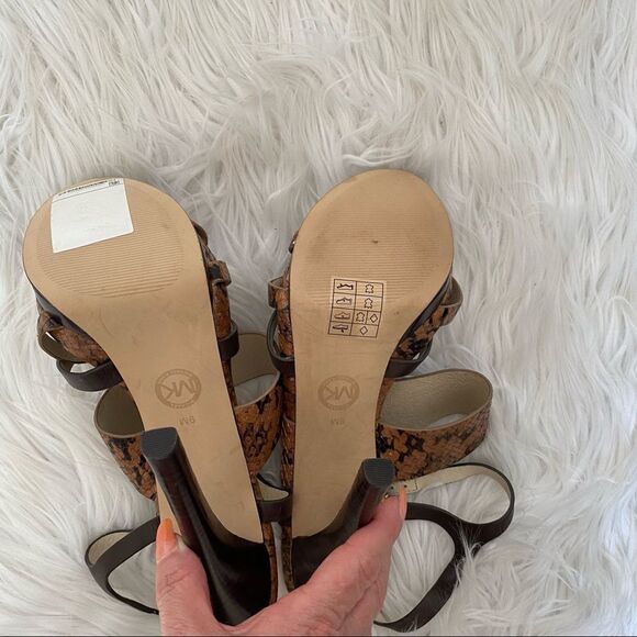 NEW Michael Kors brown snakeskin embossed leather platform strappy heel sandal 9 - Picture 11 of 12